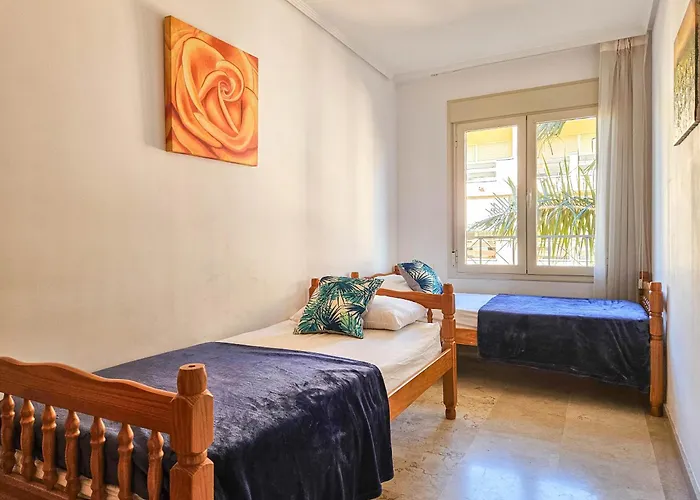 Apartman Three Bedroom In Chapas Marbella