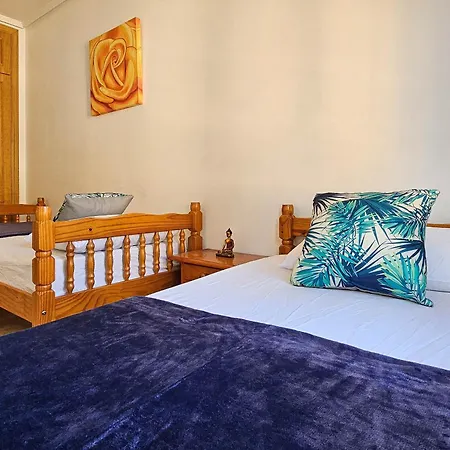 Three Bedroom In Chapas מארבלה